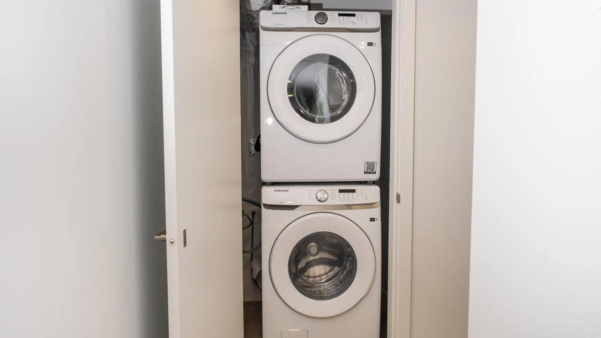 Downtown Center Silverstone Tower I And II Long-Term Booking Only Your Second Home In Vancouver Apartment