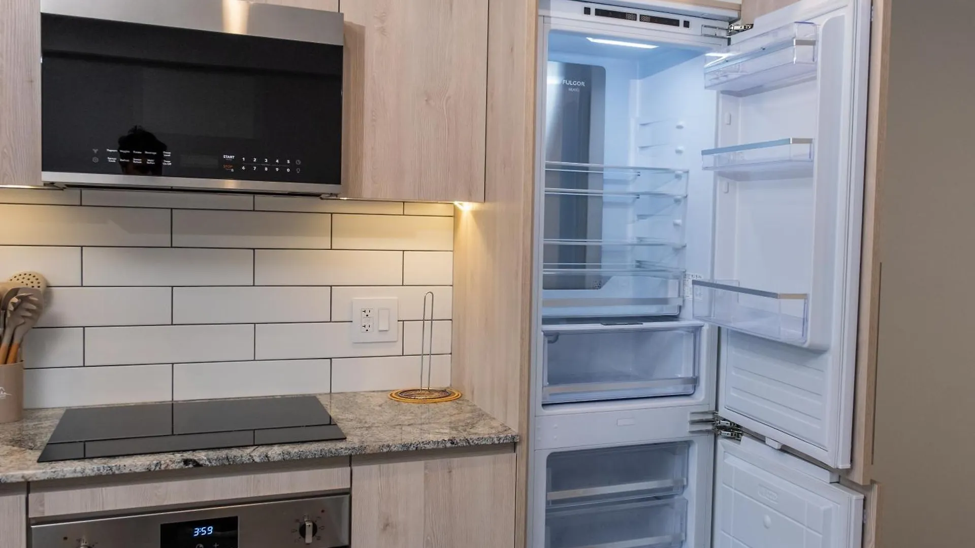 Downtown Center Silverstone Tower I And II Long-Term Booking Only Your Second Home In Vancouver Apartment