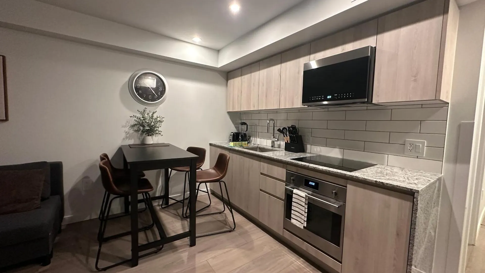 Downtown Center Silverstone Tower I And II Long-Term Booking Only Your Second Home In Vancouver Canada