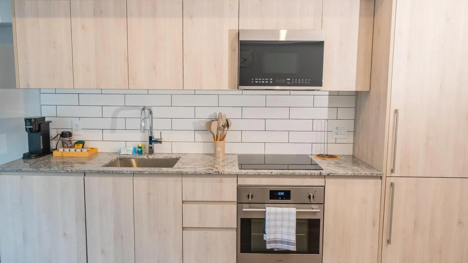 Downtown Center Silverstone Tower I And II Long-Term Booking Only Your Second Home In Vancouver