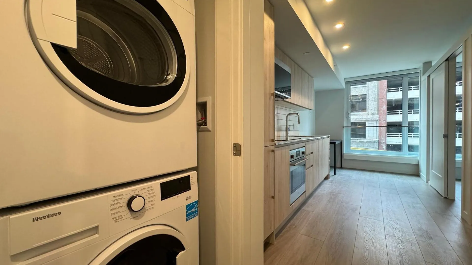 Apartment Downtown Center Silverstone Tower I And II Long-Term Booking Only Your Second Home In Vancouver