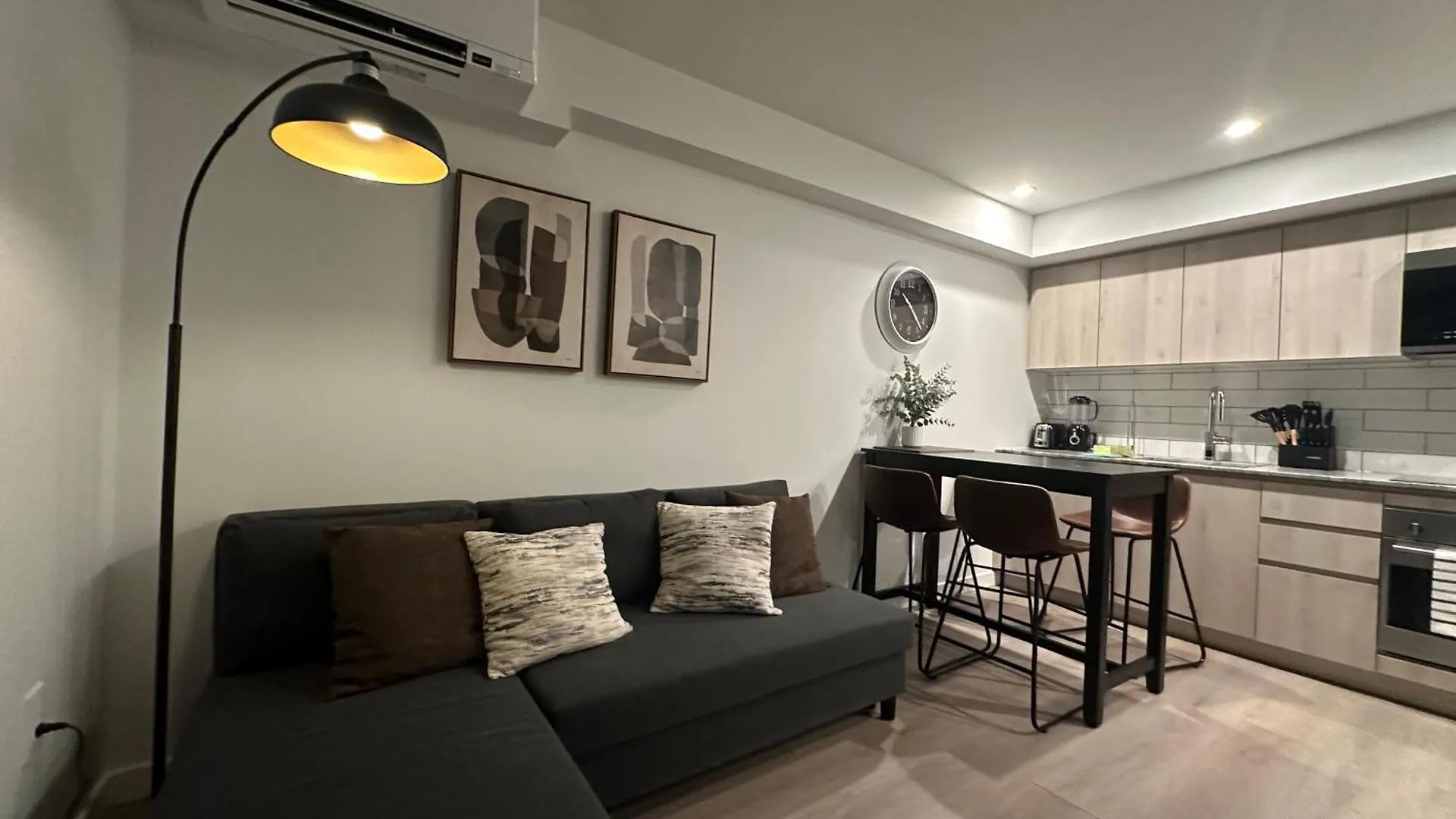Downtown Center Silverstone Tower I And II Long-Term Booking Only Your Second Home In Vancouver Canada